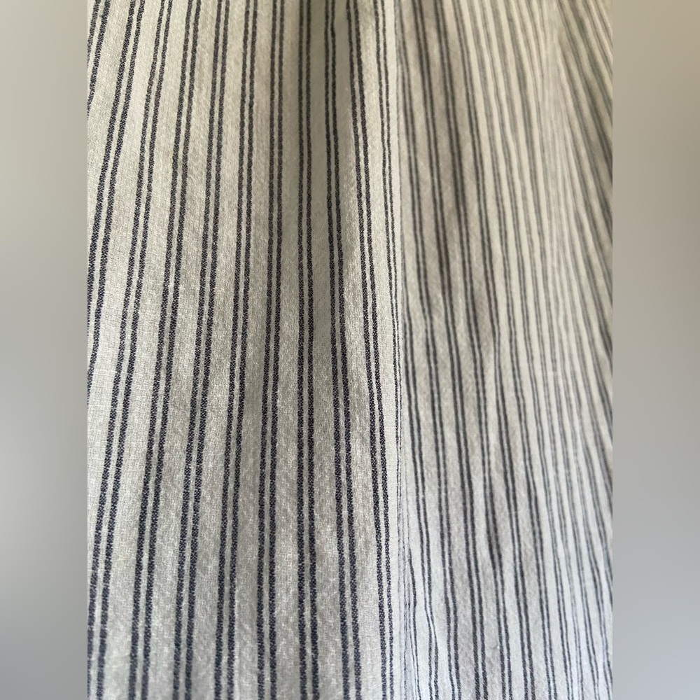 Patagonia Women's Blue and White Striped Button-Down Shirt - Picture 10 of 10